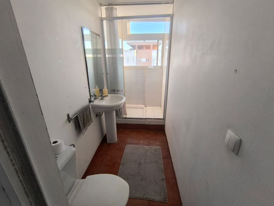 Quarto privado com vista mar em apartamento rooftop  Costa da Caparica