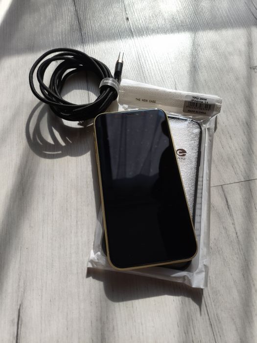 iPhone 11 64 GB 85% bateria żółty