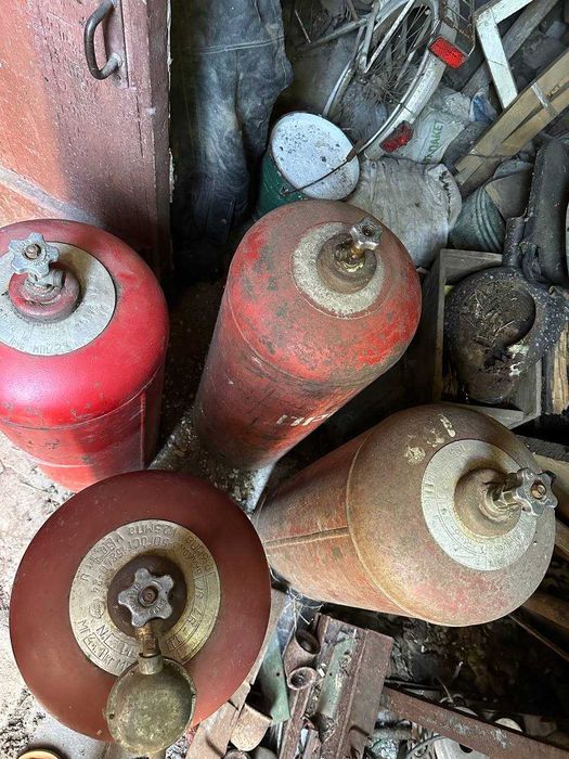 газовые баллоны( с газом полные)