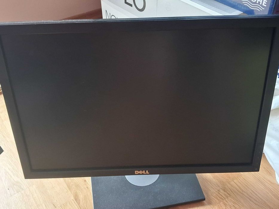 Dwa mointory DELL