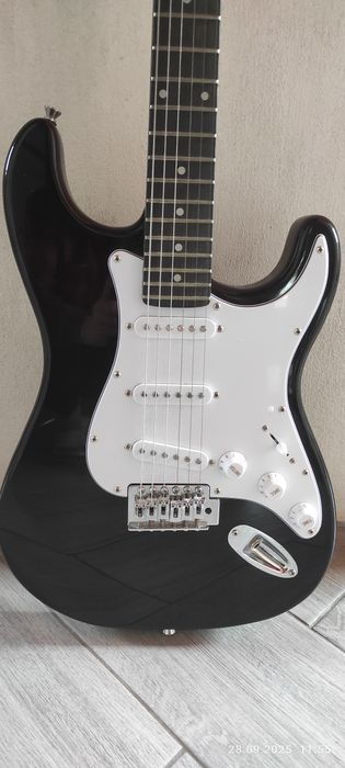 Набір електрогітара Deviser L-G1 ST BK + комбопідсилювач