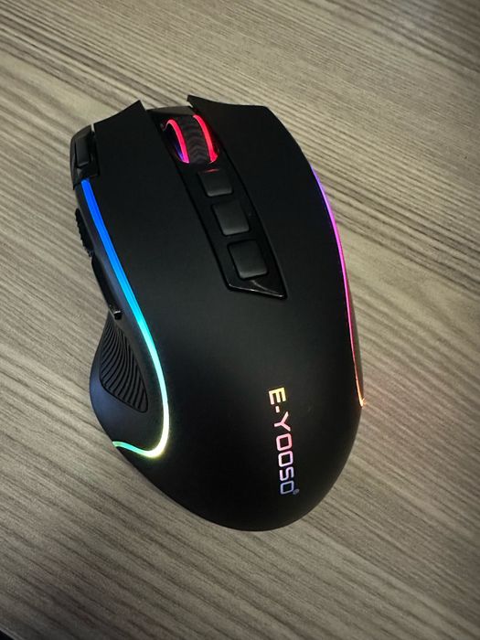 Миша нова безпровідна ігрова з акумулятором RGB радіо 2.4 gHz E-YOOSO