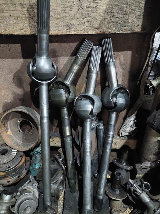 Передні полуосі Шруз Зіл 131.