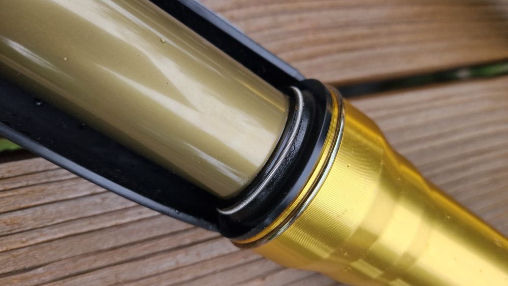 Fastace 2.0 gold surron fox amortyzator manitou