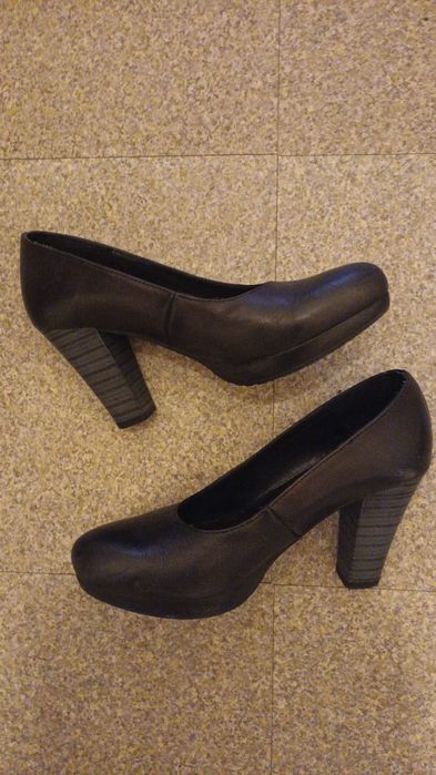 Sapatos Go Shoes em pele Tam. 37