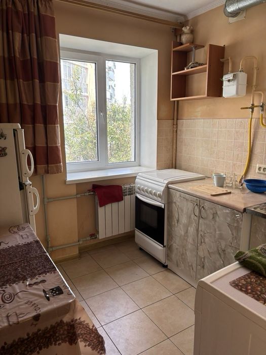 Сдам 1ую квартиру 6-ая ст.Б.Фонтана 6000грн ремонт газ длительный срок