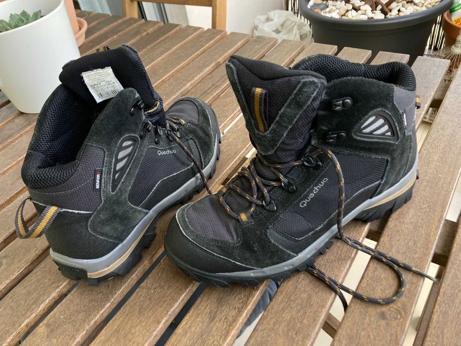 Botas de caminhada, tamanho 41, como novas