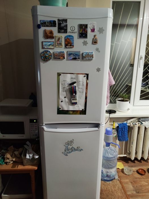 Холодильник Indesit
