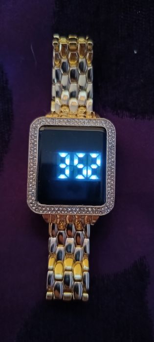 Zegarek cyfrowy i  bransoleta