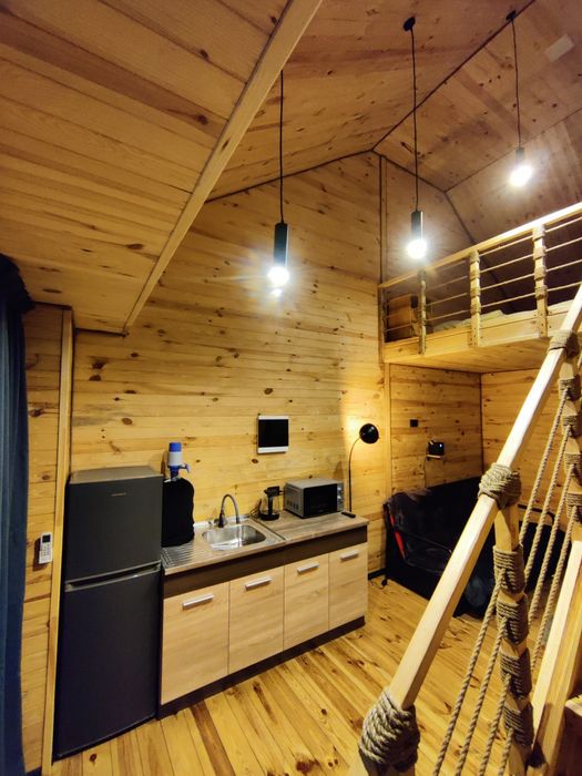 подобово  апартаменти, затишний дворівневий номер,будинок