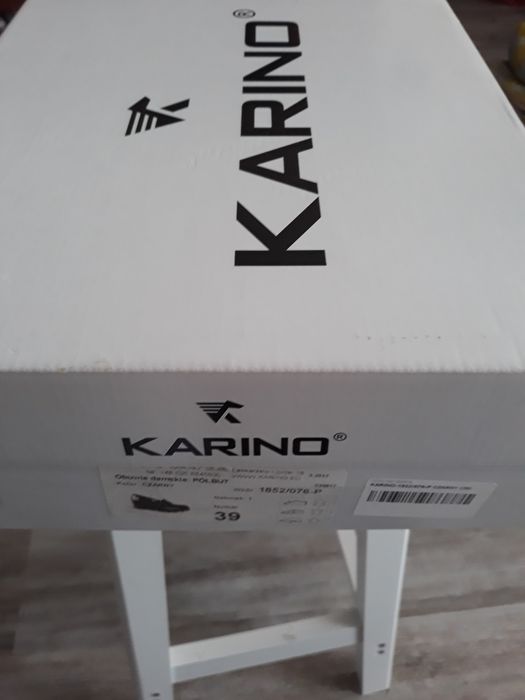 Półbuty marki  Karino na koturnie
