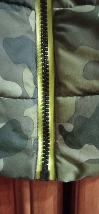 SALE!!!  жилет на синтепоне на зиму 3-4 года