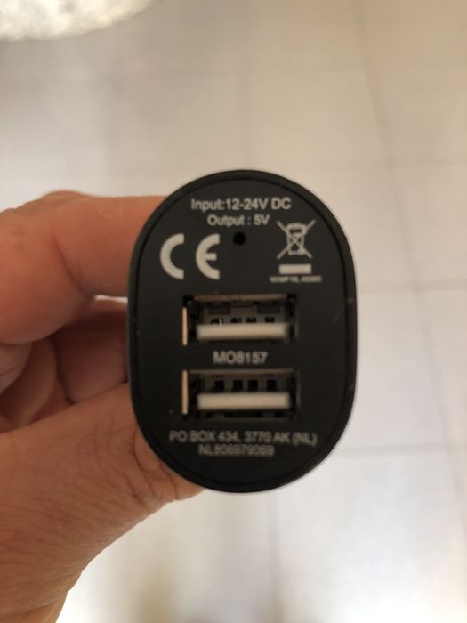 Carregador isqueiro/ para 2 portas USB-  Novo