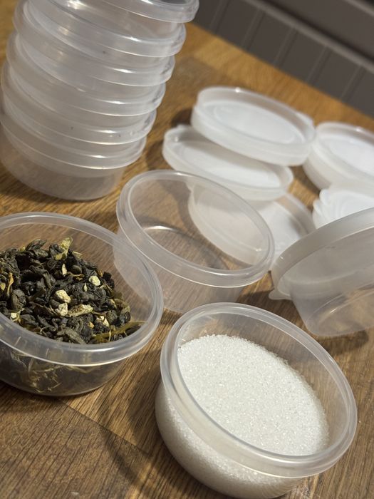 Zestaw (10szt) małych pojemników