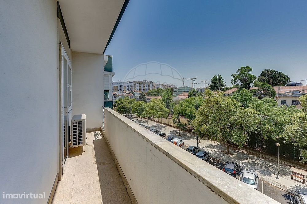 Apartamento T4 para arrendamento