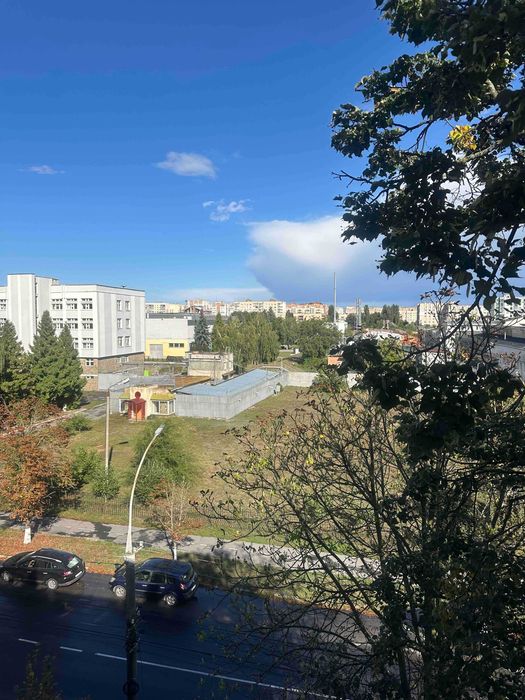 (5) Продам 3к квартиру на вул. 600-річчя 4422