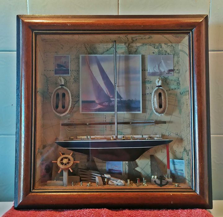 Quadro em relevo com motivos náuticos 29x 29cm