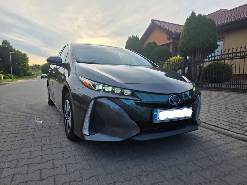 Toyota prius prime