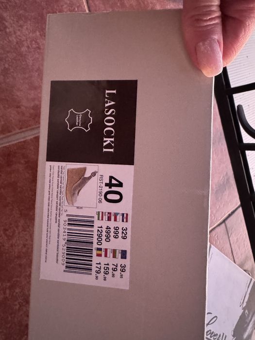 Sandaly na koturnie Lasocki