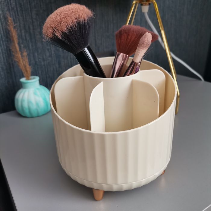 Stojak obrotowy na kosmetyki+gratisy