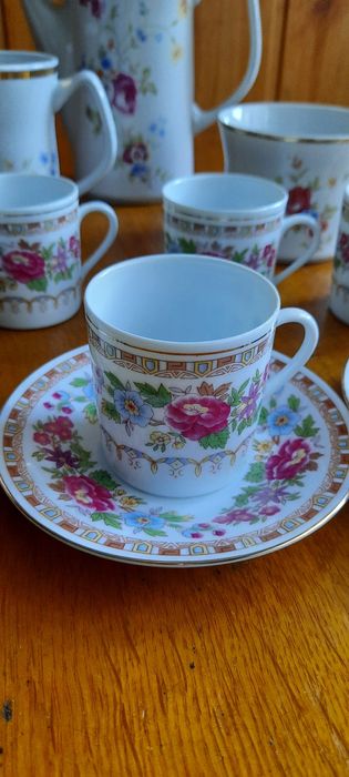 Porcelana. Serwis kawowy dla 6 osób