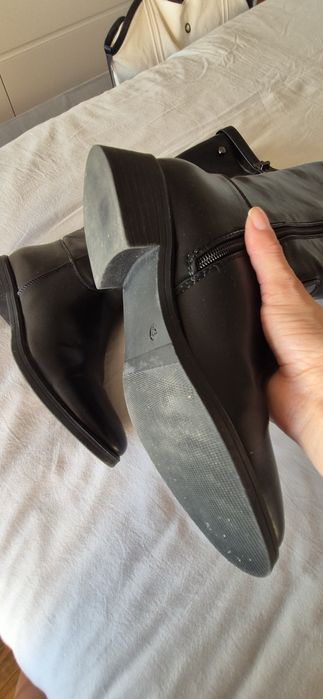 Bota preta cano alto
