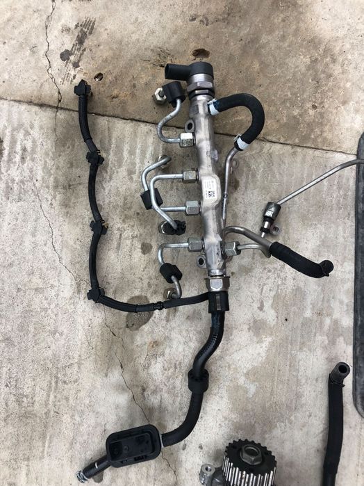 Форсунки тнвд рампа 04L130277E 04L130277AK Шкода Октавія А7