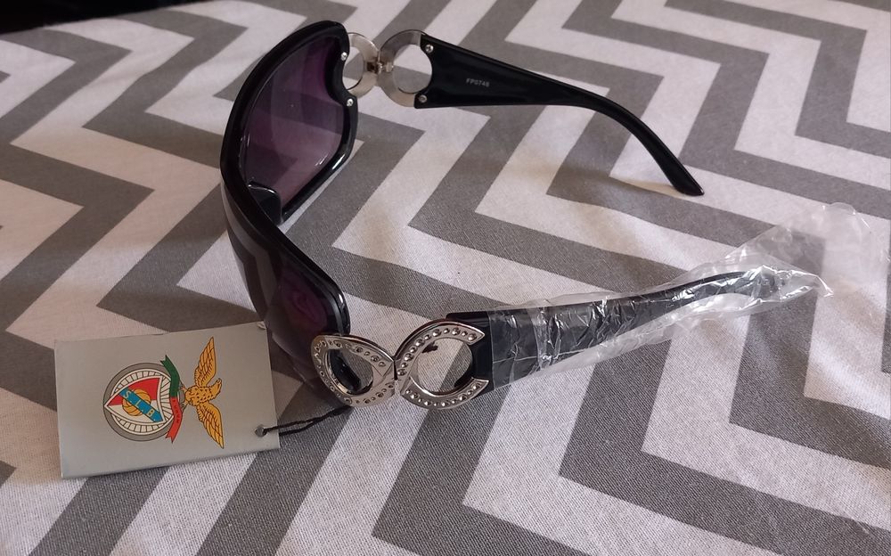 Óculos de sol 1,50€