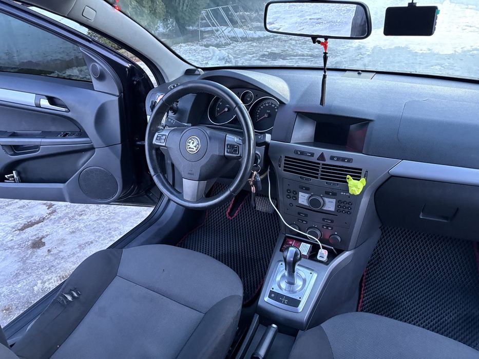 Продам Opel astra H
