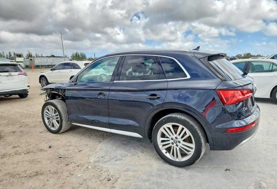 Шрот Audi Q5 80A 2018 LX5R розборка разборка Ауді Ку5 80А USA — ляда, двері, крило, задній бампер, дзеркала, ліхтарі, ходова, пластик, диски