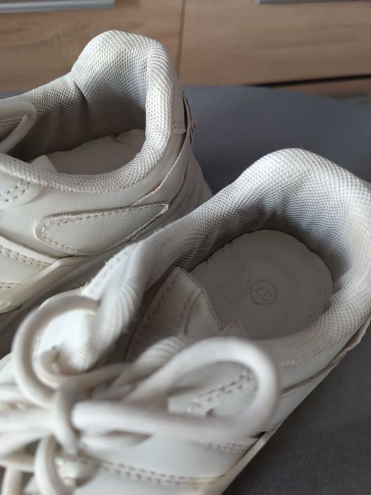 sneakersy białe Sprzedam