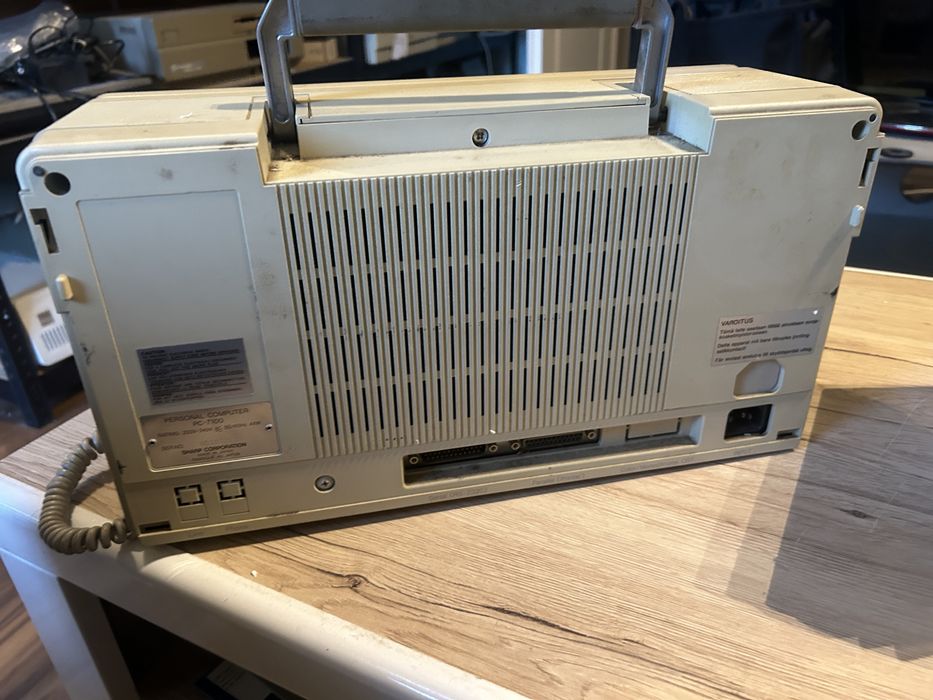 komputer kolekcjonerski Sharp PC 7100