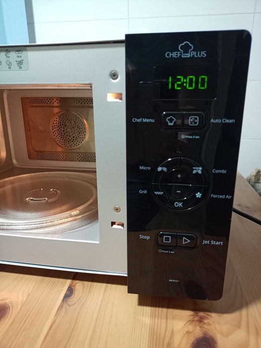 Microondas Whirlpool, c/Grill e prato.Entrega Setúbal e arredores.