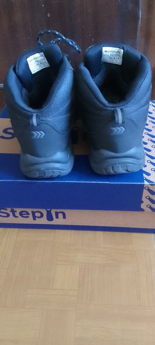 Продам зимові ботінки