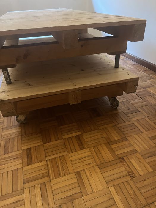 Estrados de madeira (4 disponiveis, preço por cada um)