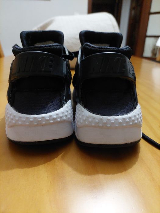 Ténis Nike Huarache praticamente novos