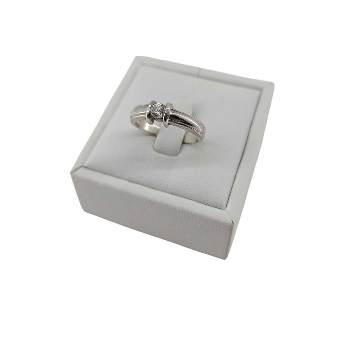 Srebrny Pierścionek w. 3,26G R. 17