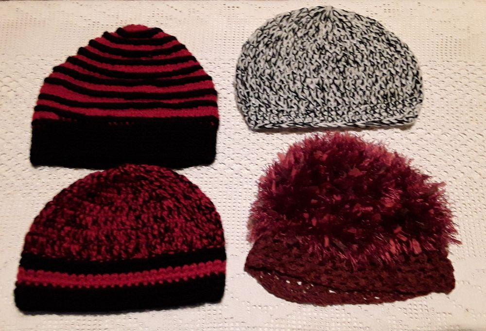 Gorros em malha feitos à mão, novos! Peças únicas