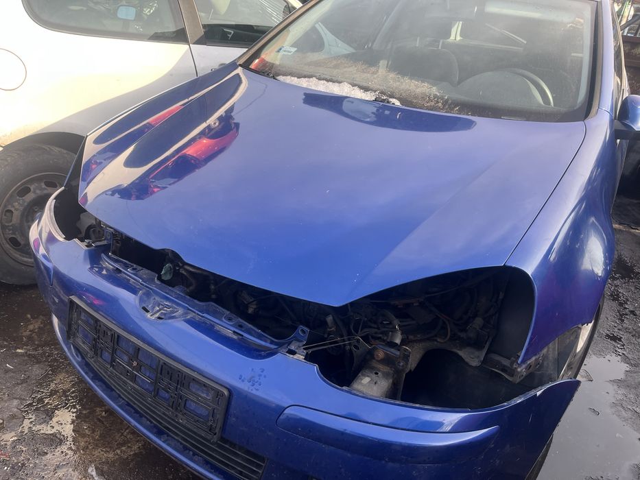 Maska przud przednia pokrywa silnika Golf5 kolor LC5J