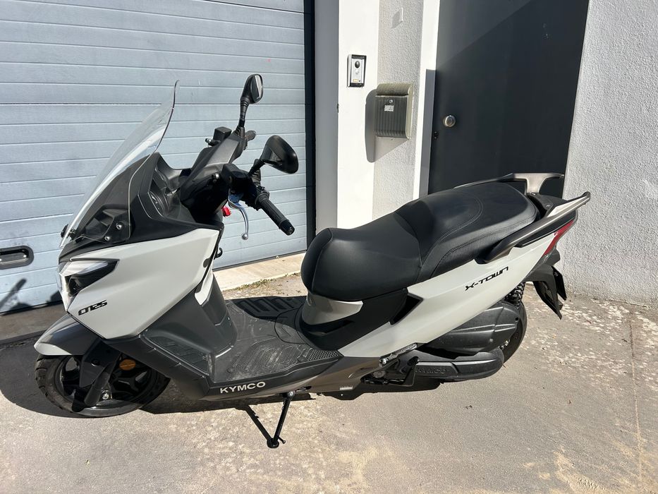 Moto 125cc Kymco X-Town semi nova