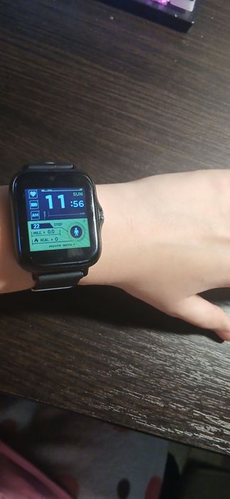 Smartwatch з зарядкою