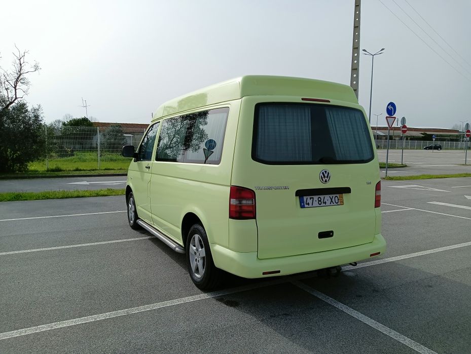 Vendo VW Transporter T5 de 2004, com motor 1.9 TDI (105 cv). Está na m foto 4
