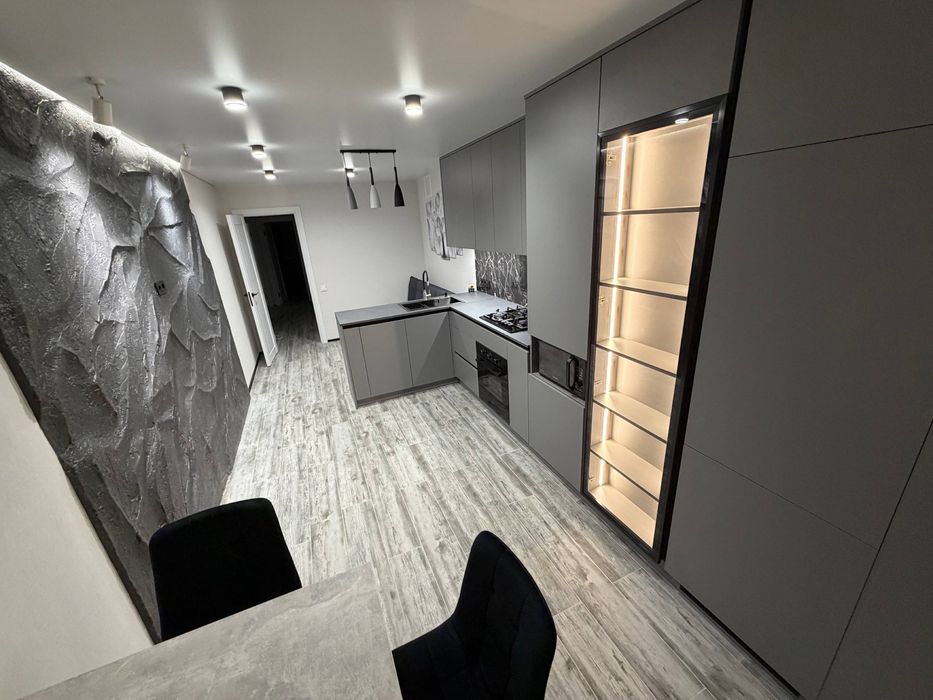 Продаж двокімнатноі квартири з ремонтом в ЖК « Рідний дім»