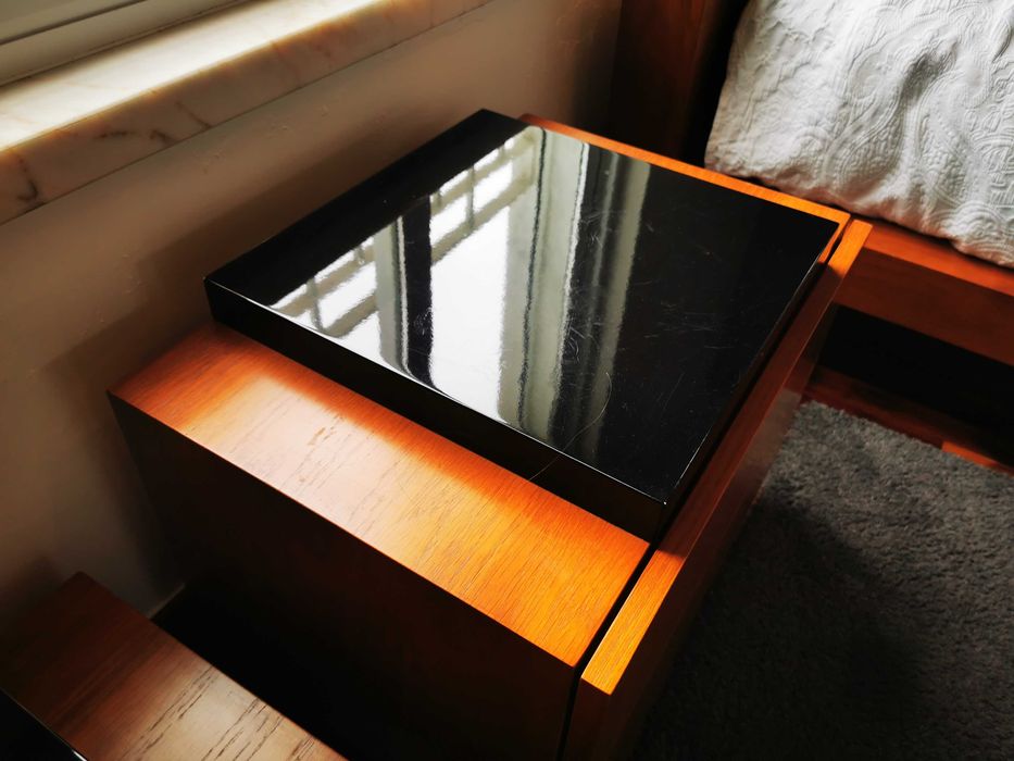 Mobília de quarto em carvalho em óptimo estado