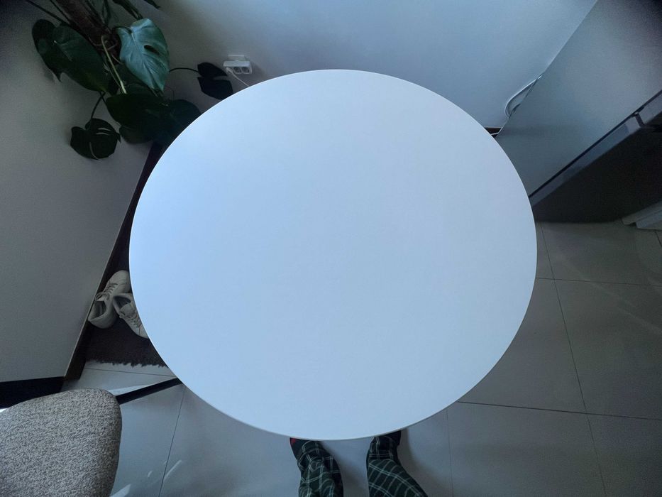 White/Natural Round Table64738569015042122
