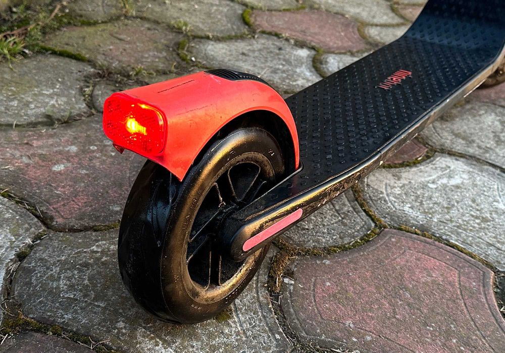 Електросамокат Ninebot KickScooter ES1LD (250 Вт / колеса 8")