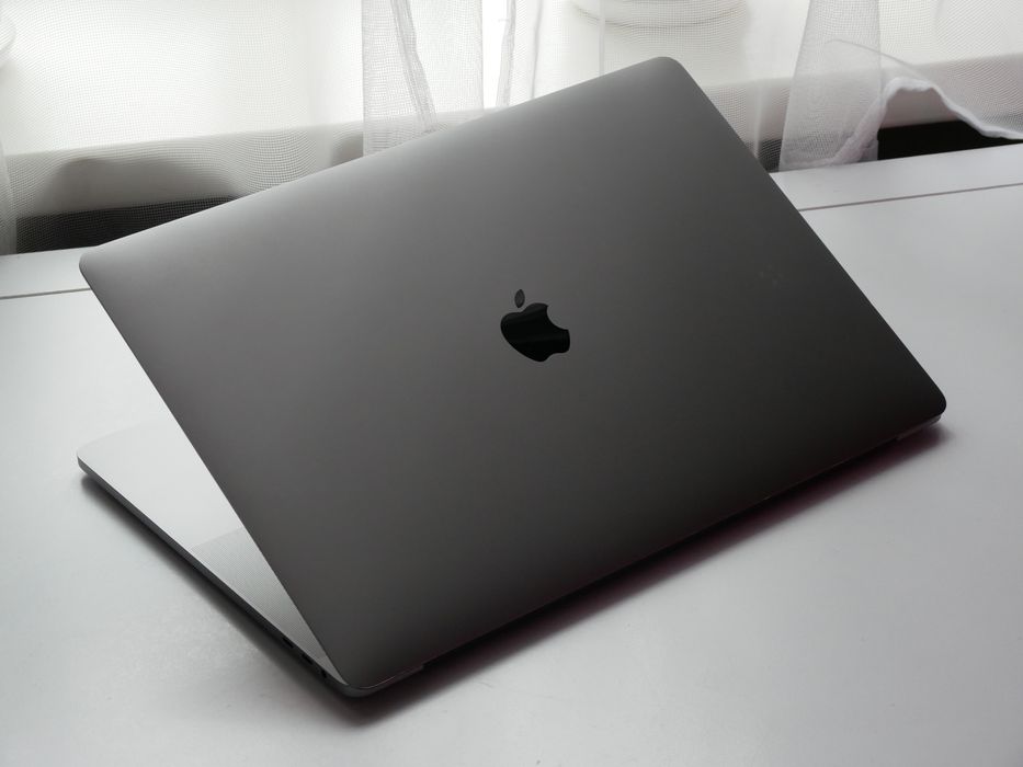 MacBook Pro 15 2019 | i7/16/512 | Radeon Pro 4gb
