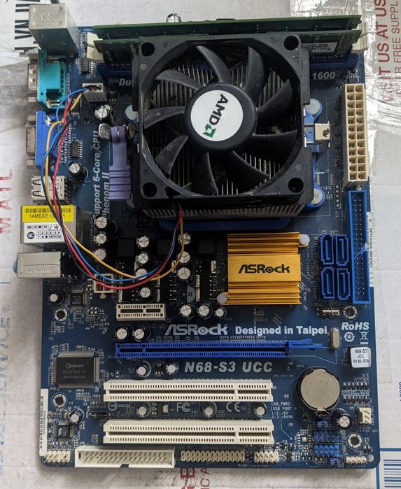 Материнська плата Asroc N68-S3 UCC (комплект)