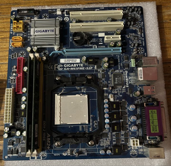 материнська плата Gigabyte GA-M61PME-S2