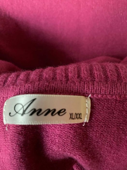 Женский свитер новый, большого размера,с красивым узором.